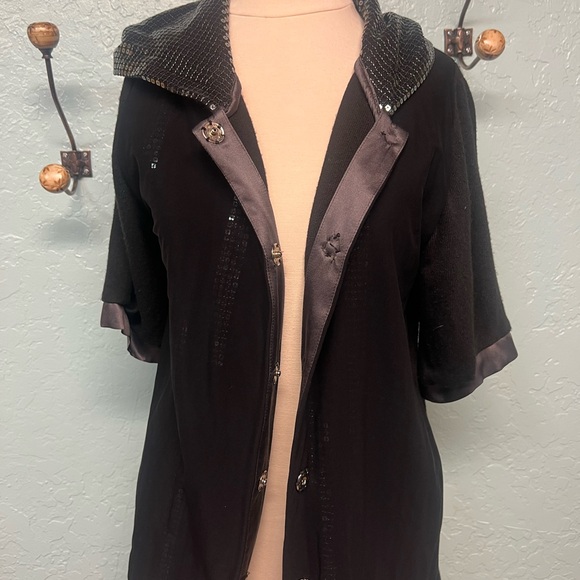 Elegant Black Cardigan with Shimmering Accents - Picture 1 of 8